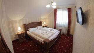 Отели типа «постель и завтрак» Eldorado baza vidpochynku Солочин Двухместный номер с 1 кроватью и балконом-9
