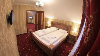 Отели типа «постель и завтрак» Eldorado baza vidpochynku Солочин Четырехместный номер с балконом-18